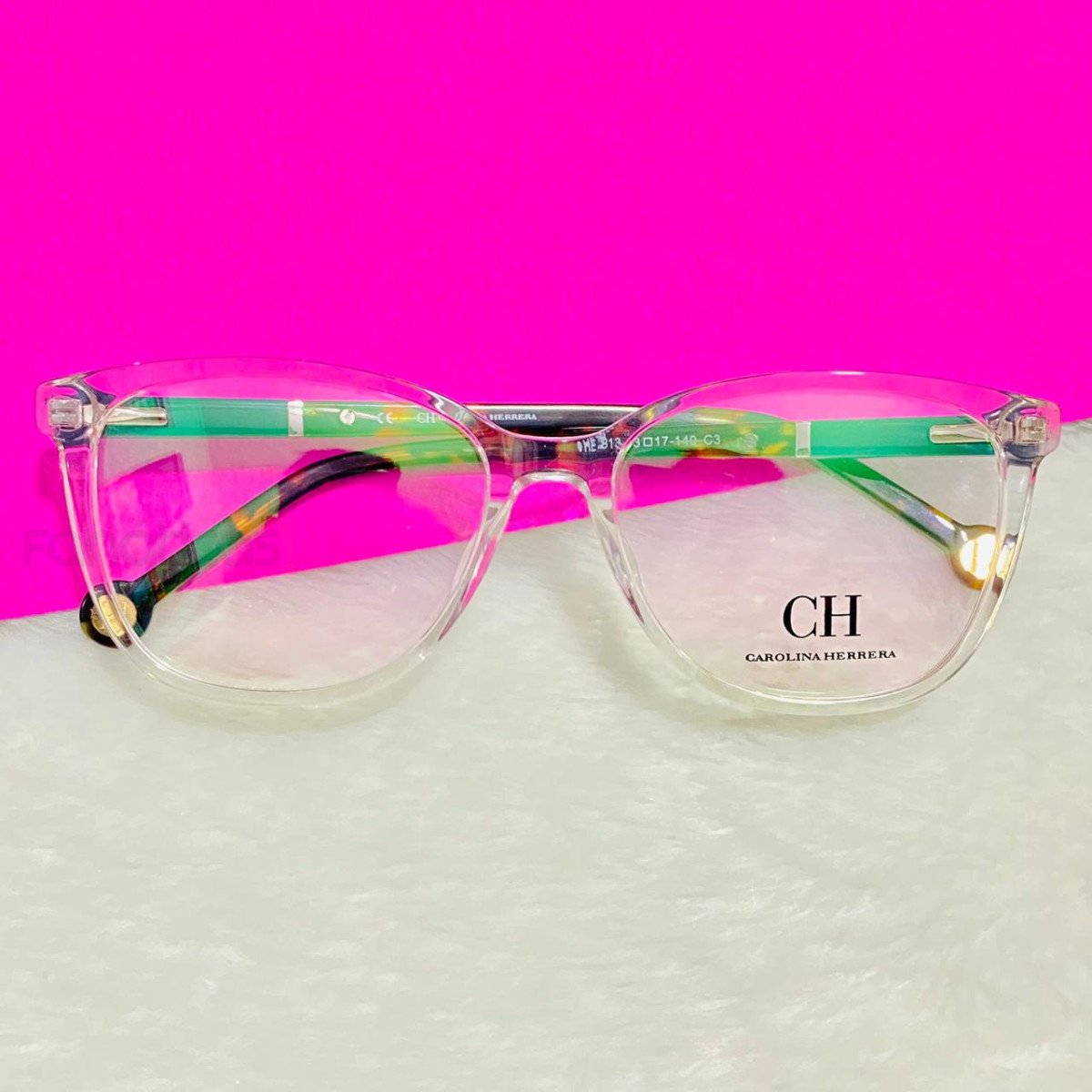 Armação de Óculos Quadrado Carolina Herrera VHE813 Transparente